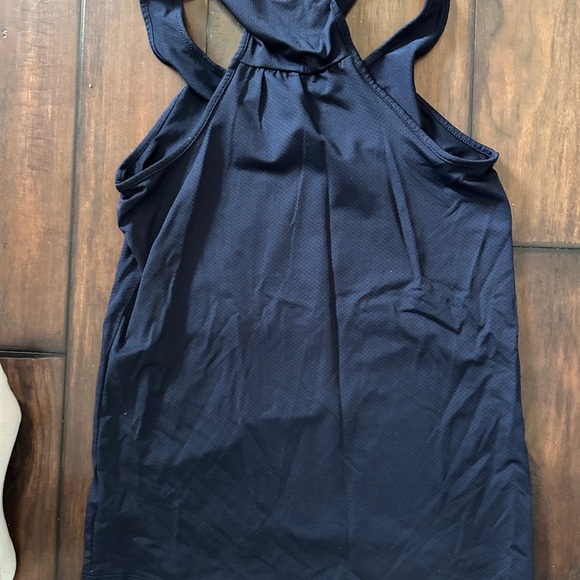 Sweating for the wedding tank top size small - Picture 3 of 3